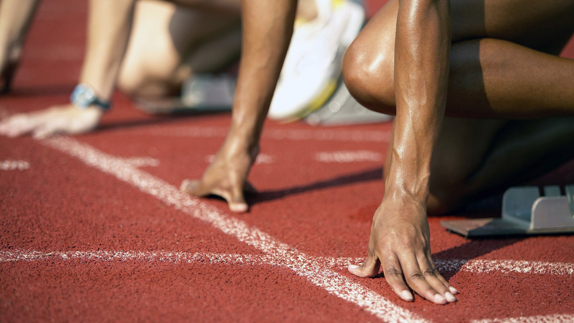 乔·波尔曼的表现稳步提升,帮助袋鼠队在橄榄球锦标赛中领先,乔伯罗橄榄球